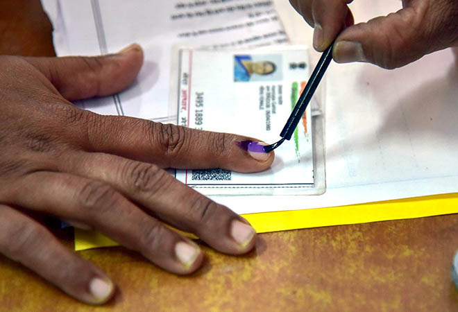 चढ़ेगा चुनावी बुखार : महाराष्ट्र में 21 अक्टूबर को होगा चुनाव, 24 अक्टूबर को आएँगे नतीजे